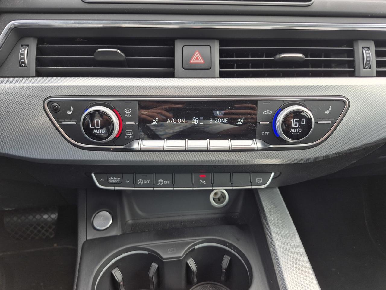 2017 Audi A4 Technik Photo