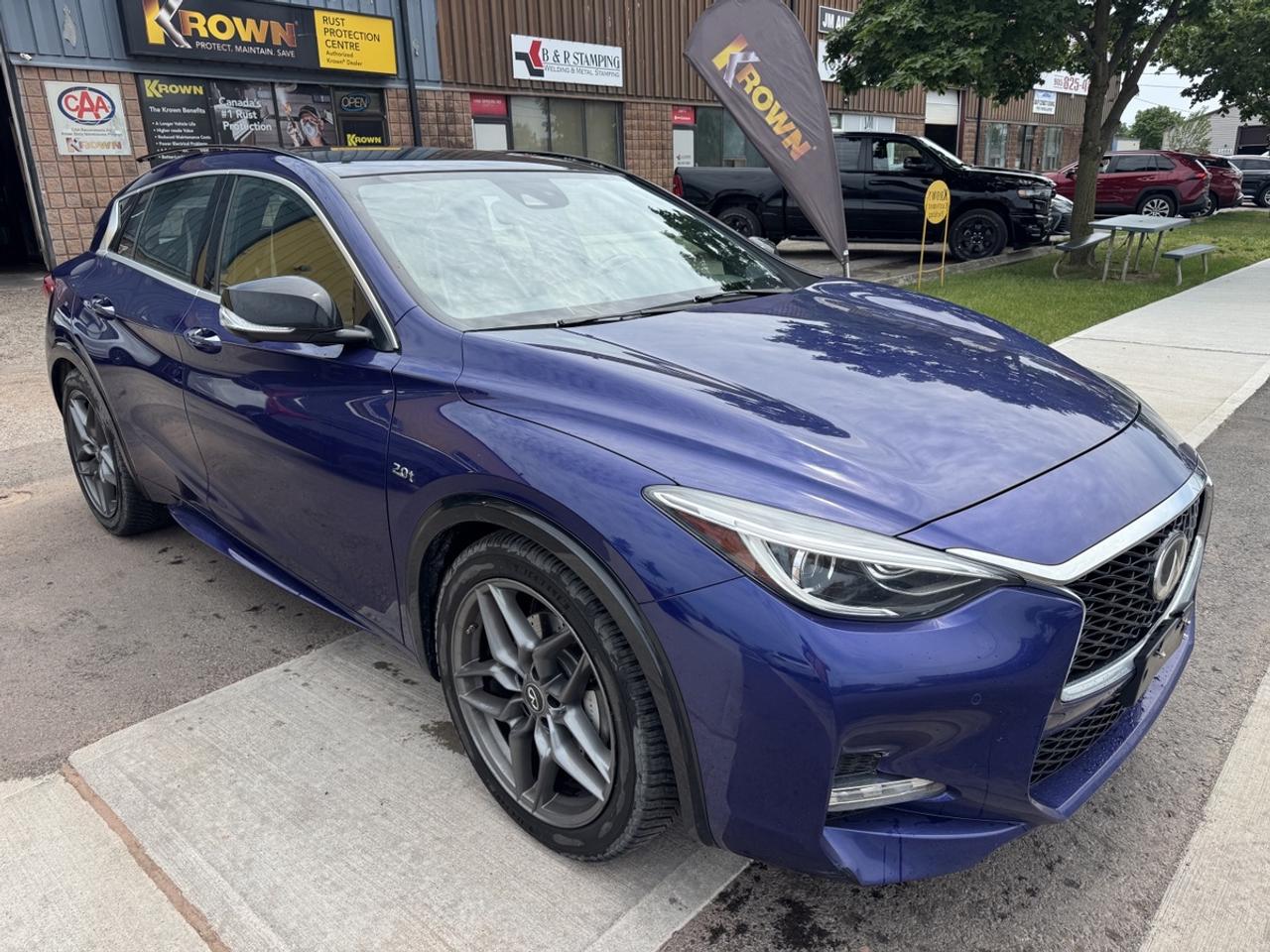 2017 Infiniti QX30 S Premium Photo