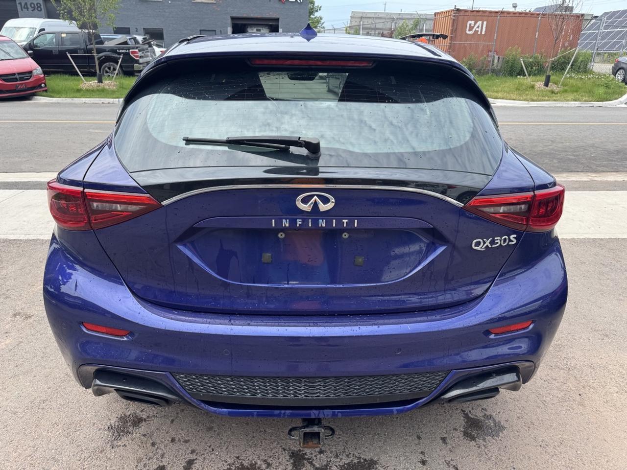 2017 Infiniti QX30 S Premium Photo