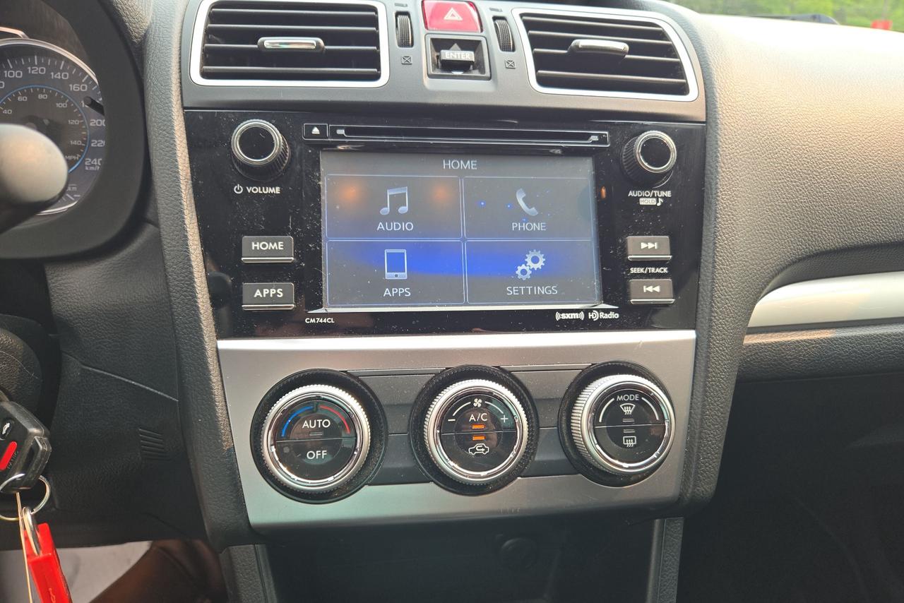 2015 Subaru XV Crosstrek 2.0i w/Touring Pkg Photo