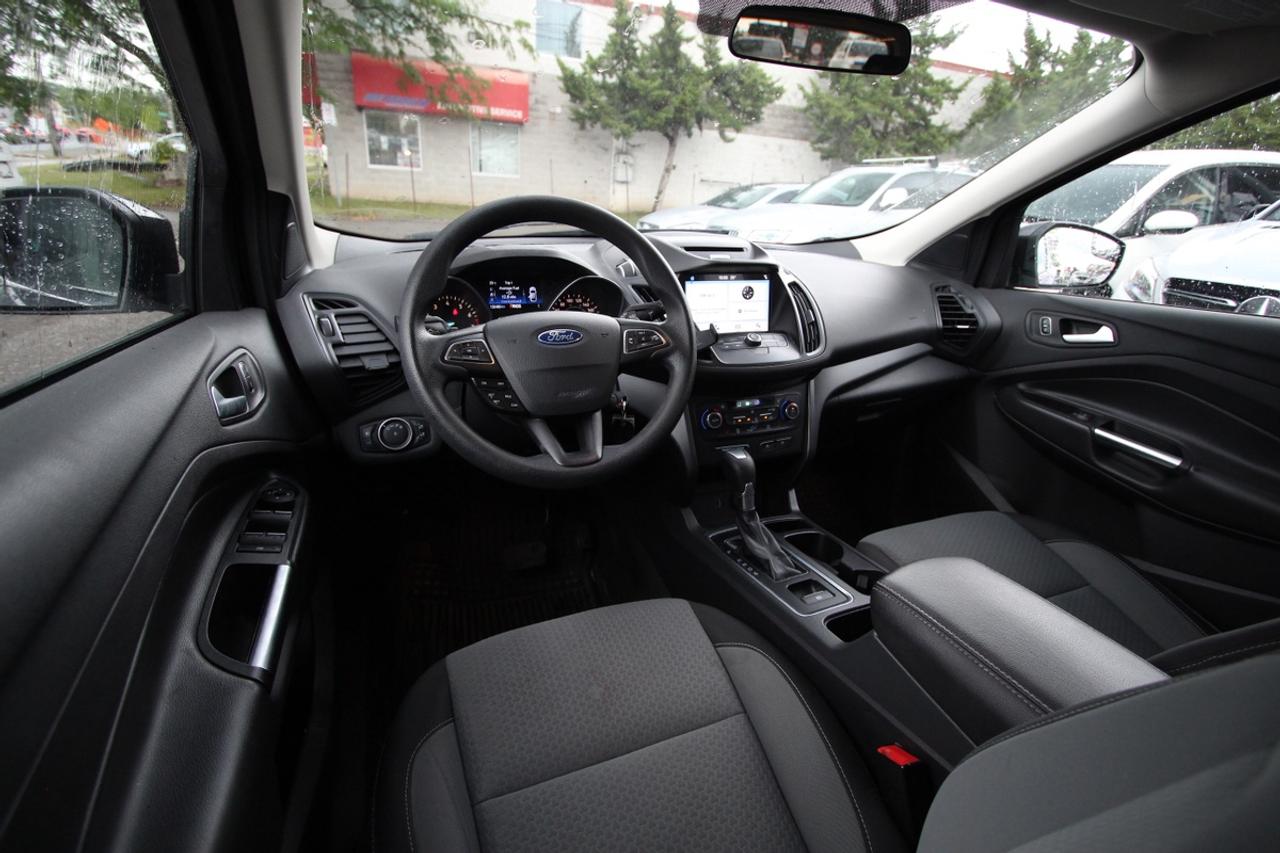 2017 Ford Escape SE - CLEAN CARFAX, NO ACCIDENTS Photo
