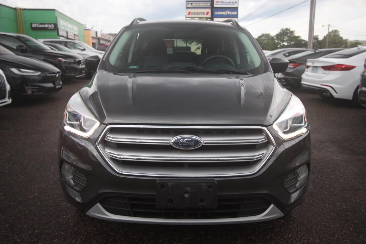 2017 Ford Escape SE - CLEAN CARFAX, NO ACCIDENTS Photo2