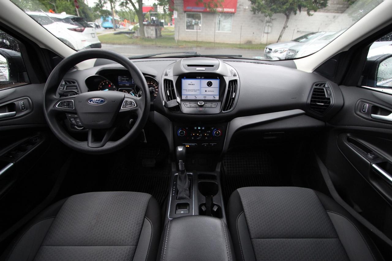 2017 Ford Escape SE - CLEAN CARFAX, NO ACCIDENTS Photo