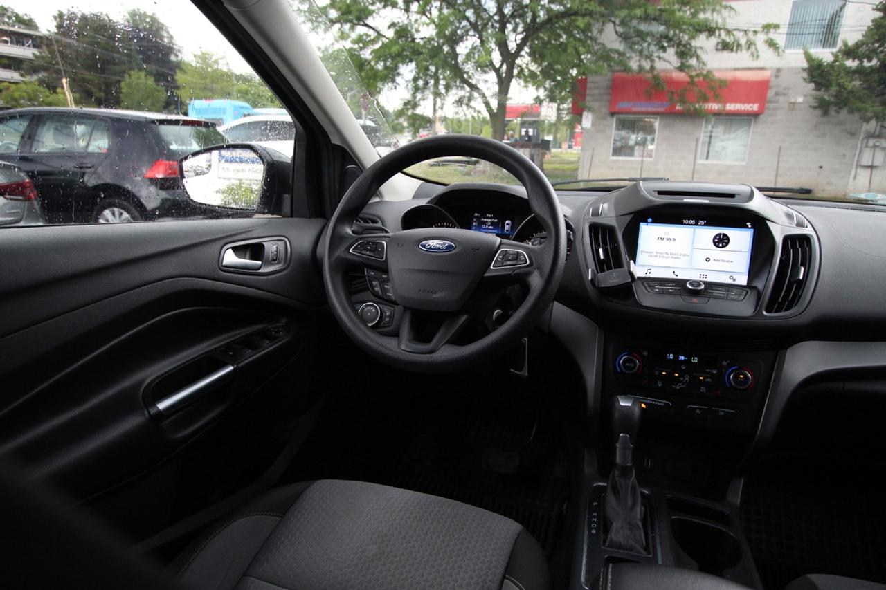 2017 Ford Escape SE - CLEAN CARFAX, NO ACCIDENTS Photo