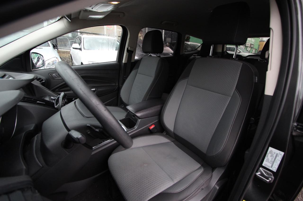 2017 Ford Escape SE - CLEAN CARFAX, NO ACCIDENTS Photo