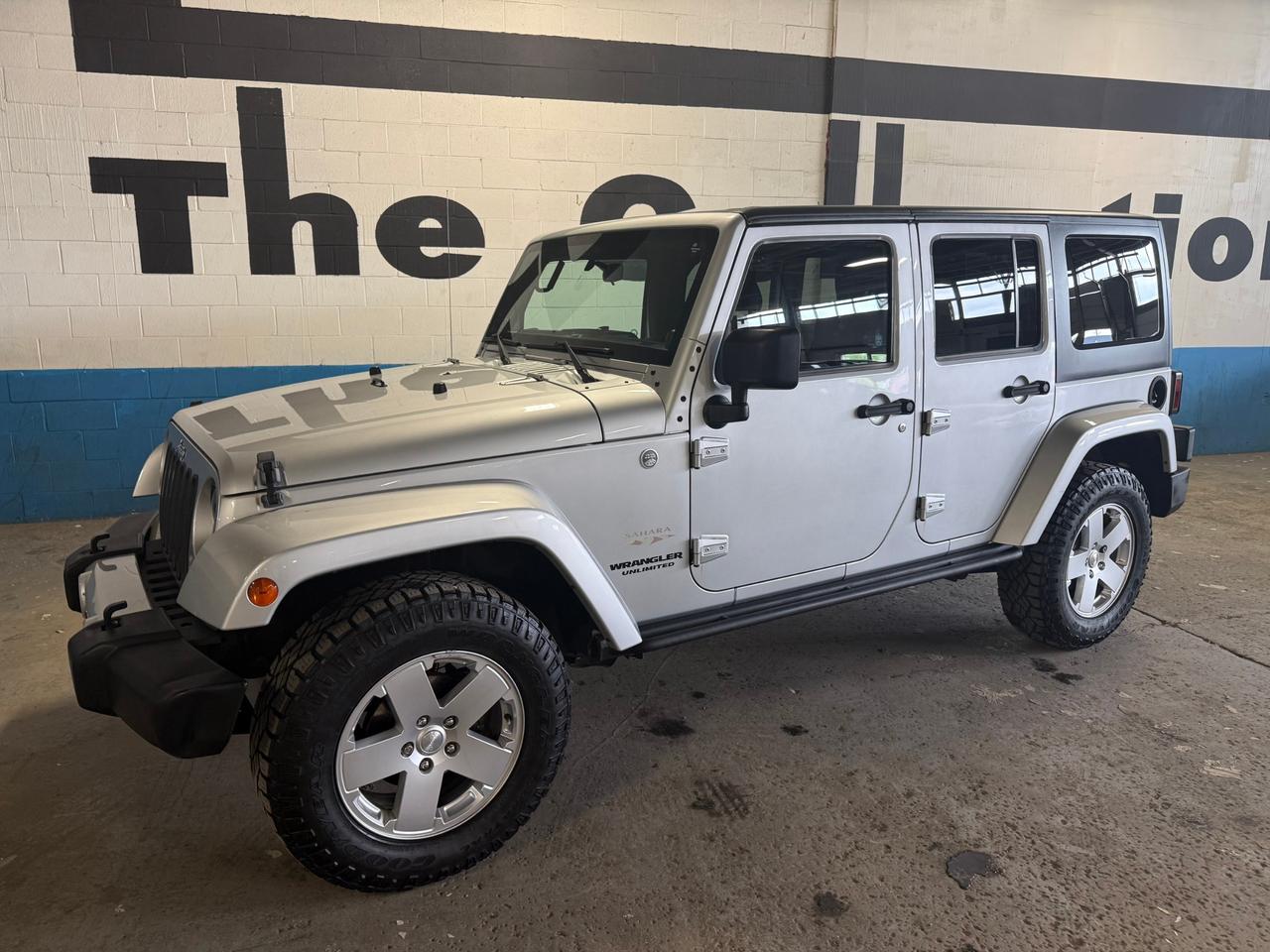 2011 Jeep WRANGLER UNLIMITED Sahara 4dr 4x4 Photo