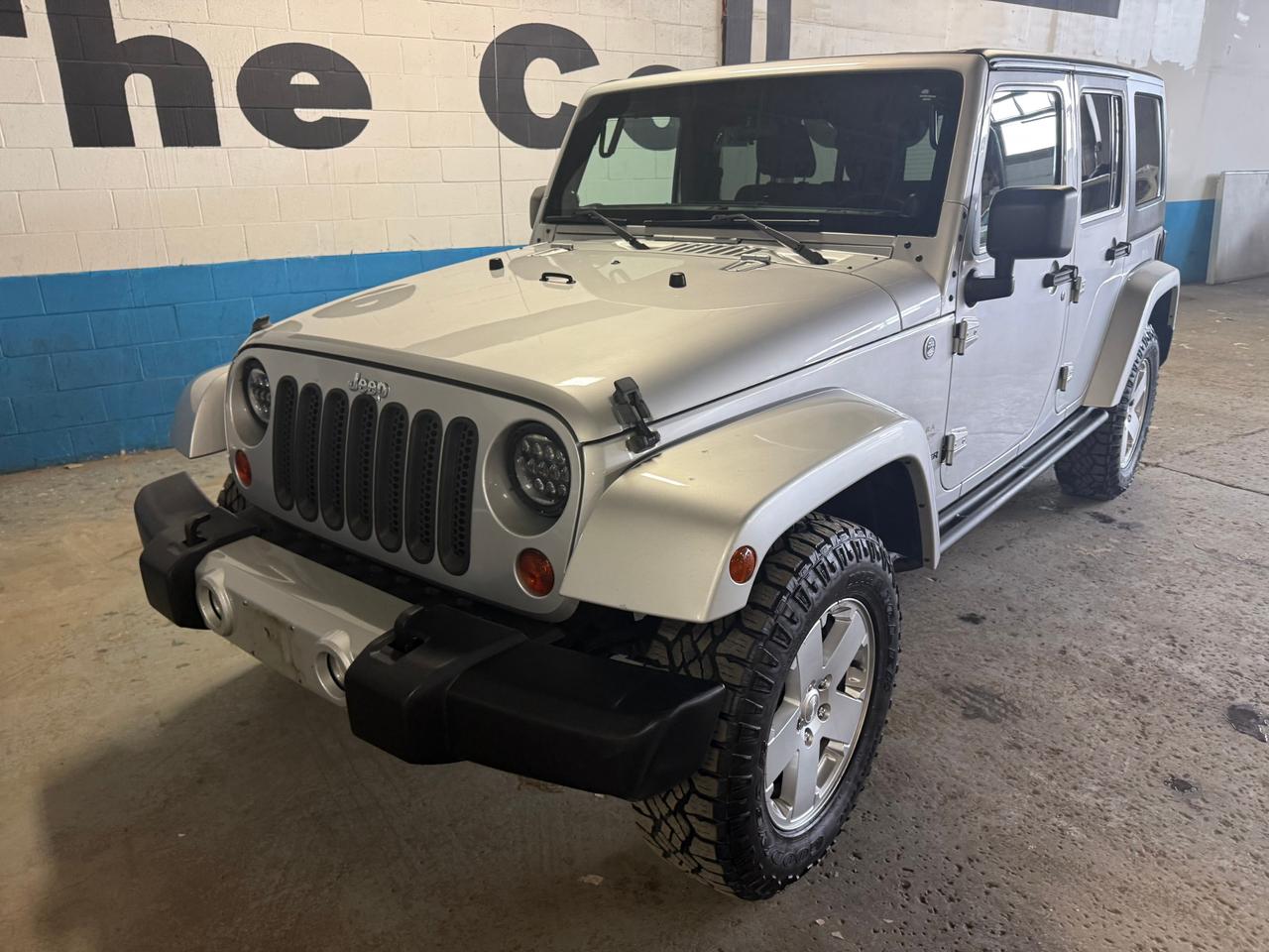 2011 Jeep WRANGLER UNLIMITED Sahara 4dr 4x4 Photo