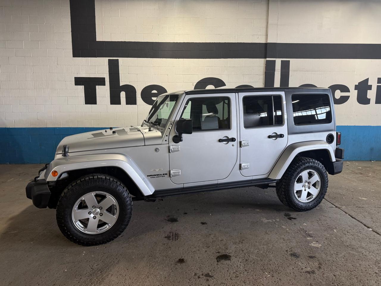 2011 Jeep WRANGLER UNLIMITED Sahara 4dr 4x4 Photo