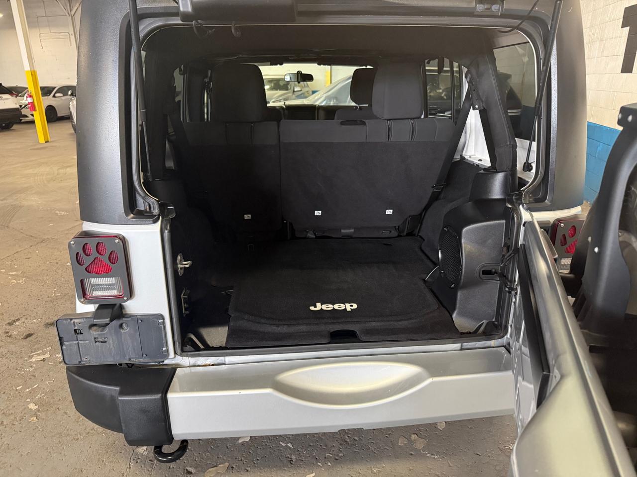 2011 Jeep WRANGLER UNLIMITED Sahara 4dr 4x4 Photo