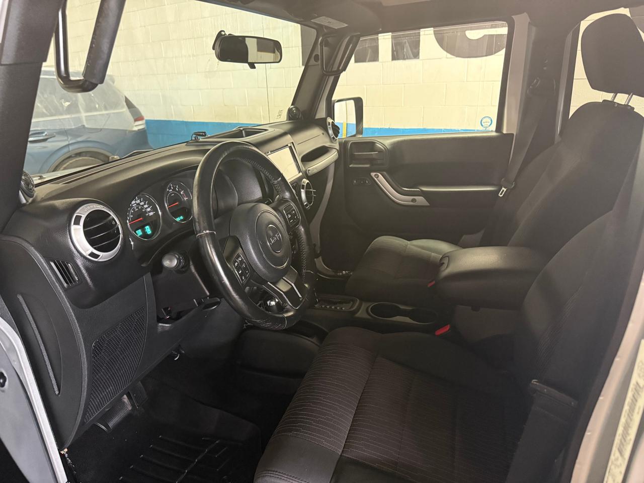 2011 Jeep WRANGLER UNLIMITED Sahara 4dr 4x4 Photo