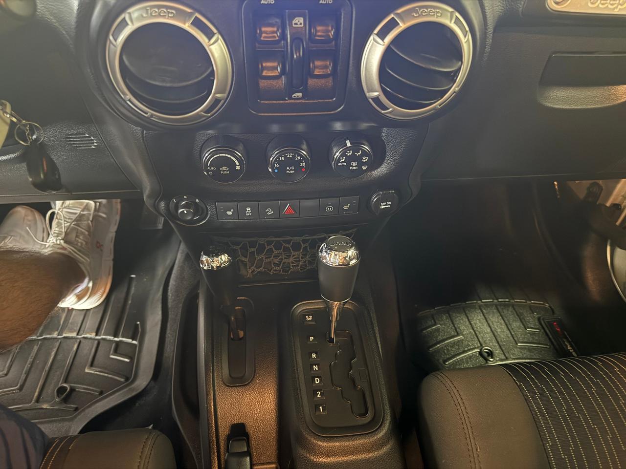 2011 Jeep WRANGLER UNLIMITED Sahara 4dr 4x4 Photo