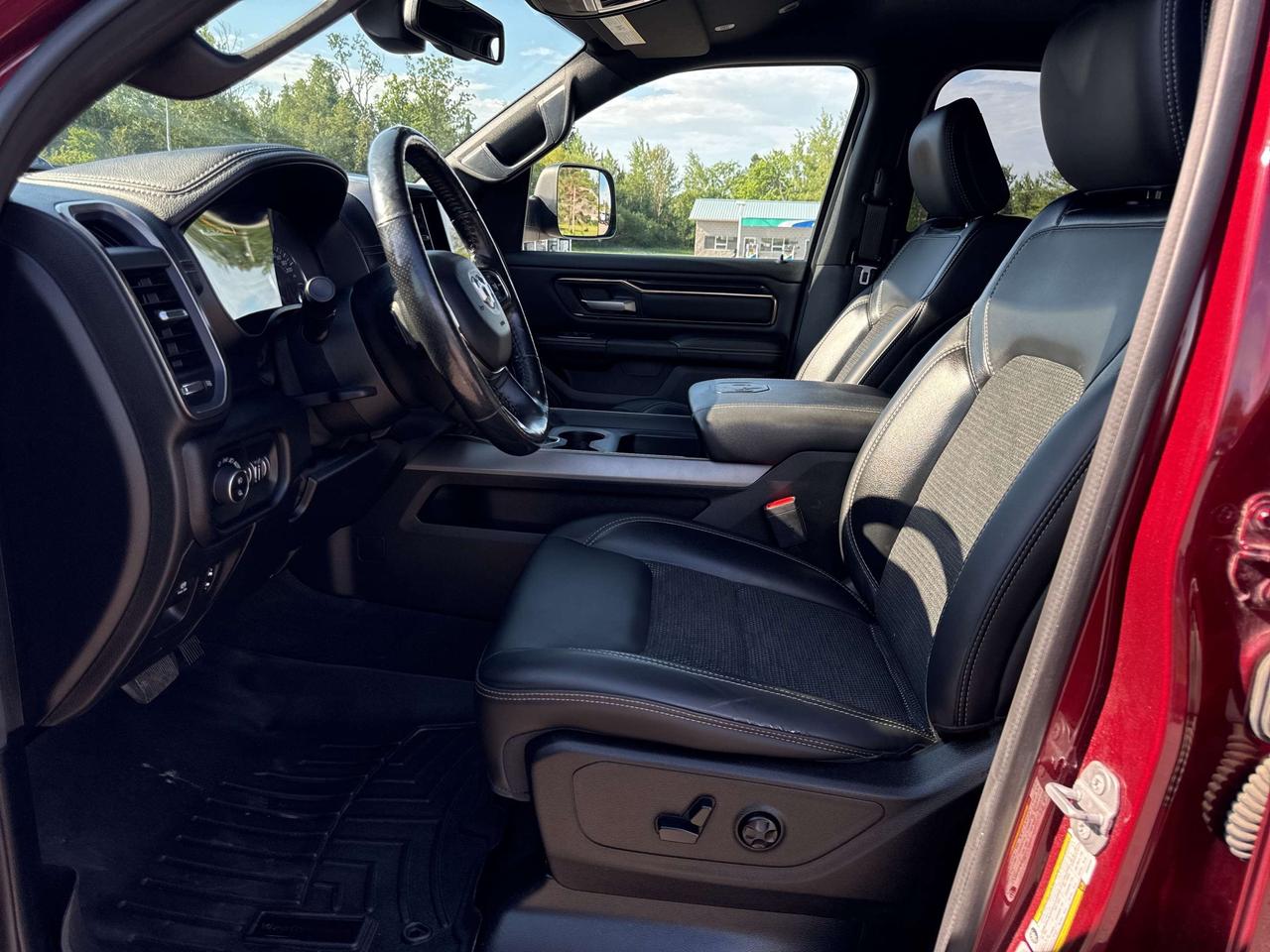 2019 RAM 1500 Sport - tow pkg - htd seats/wheel Photo