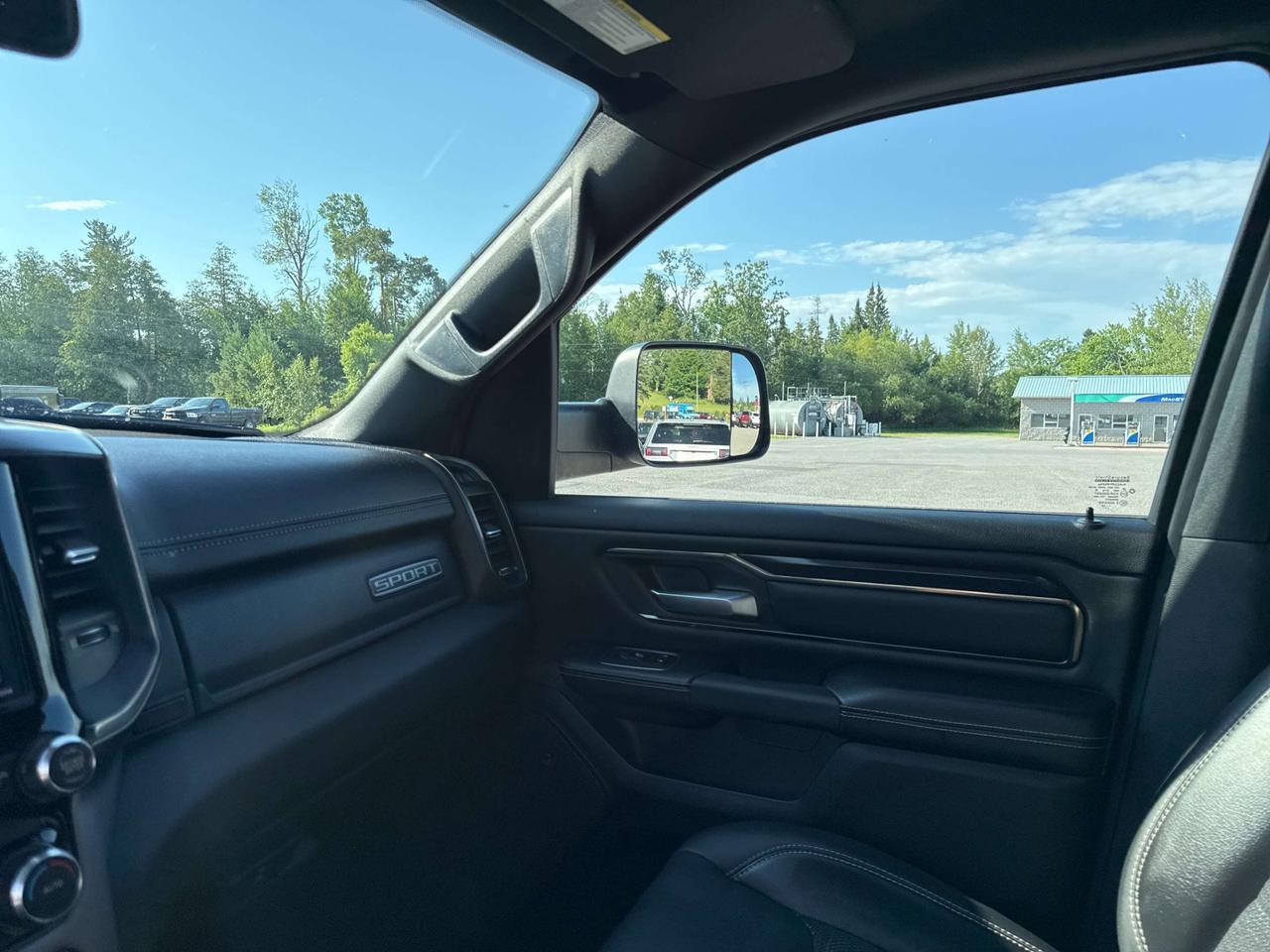 2019 RAM 1500 Sport - tow pkg - htd seats/wheel Photo