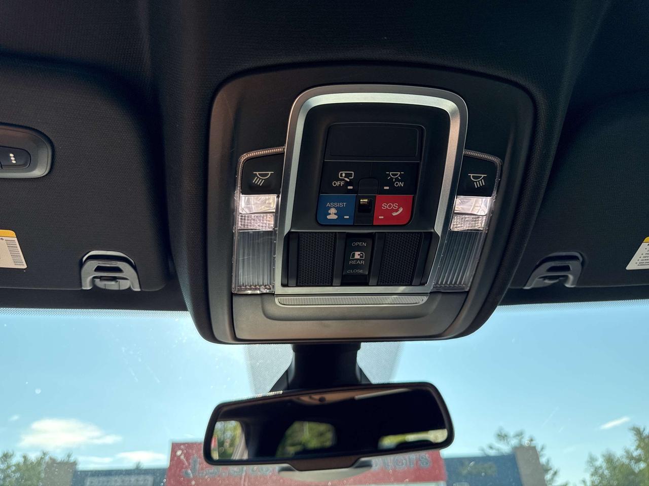 2019 RAM 1500 Sport - tow pkg - htd seats/wheel Photo