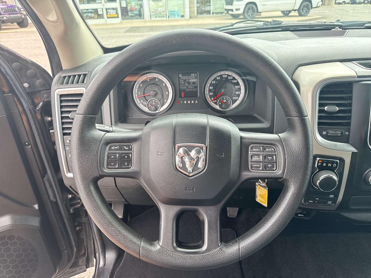 2015 RAM 1500 SLT - cruise control Photo