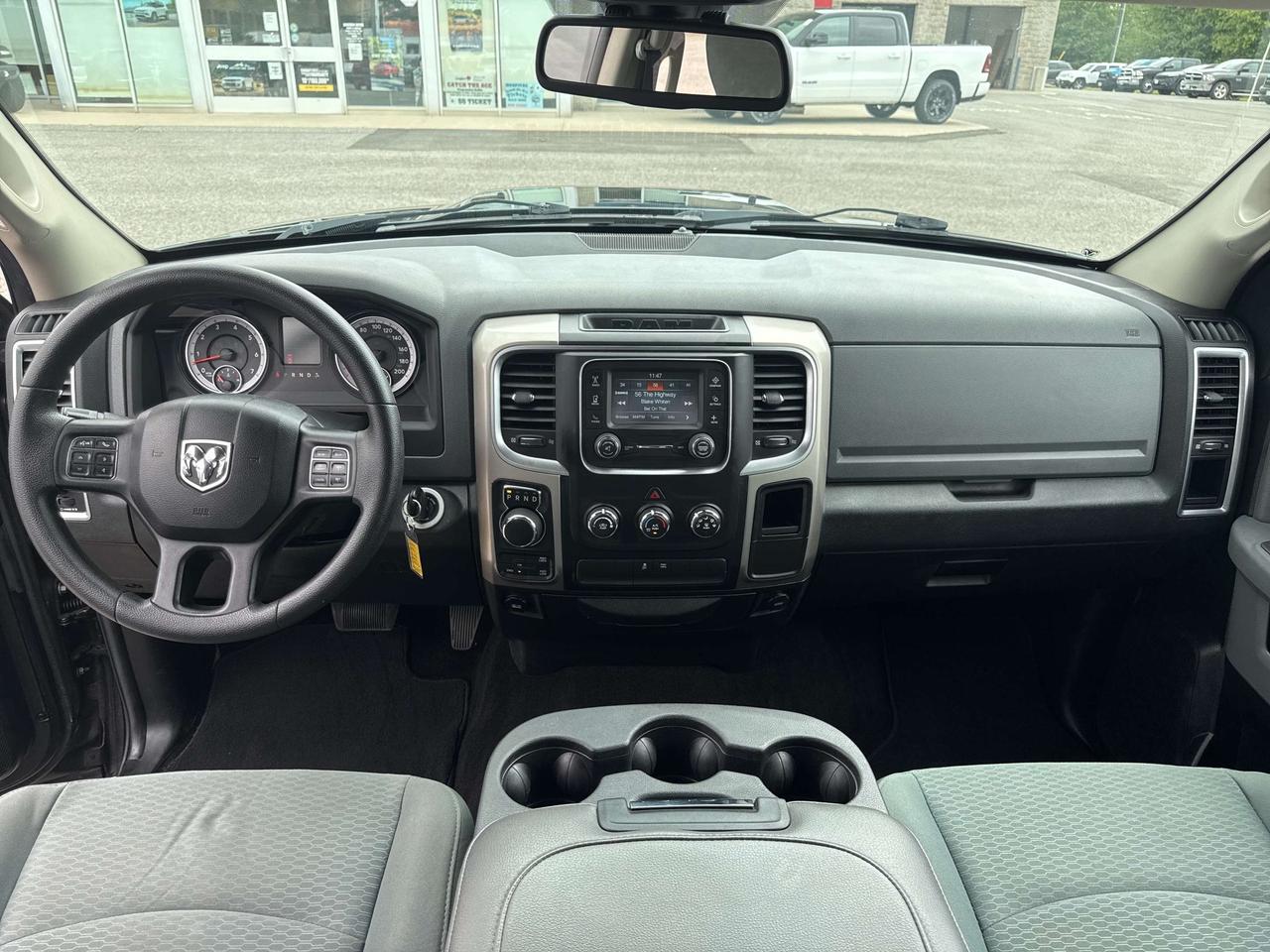2015 RAM 1500 SLT - cruise control Photo