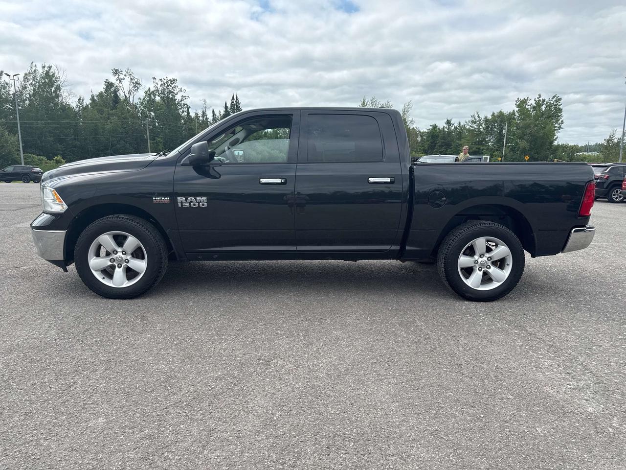 2015 RAM 1500 SLT - cruise control Photo