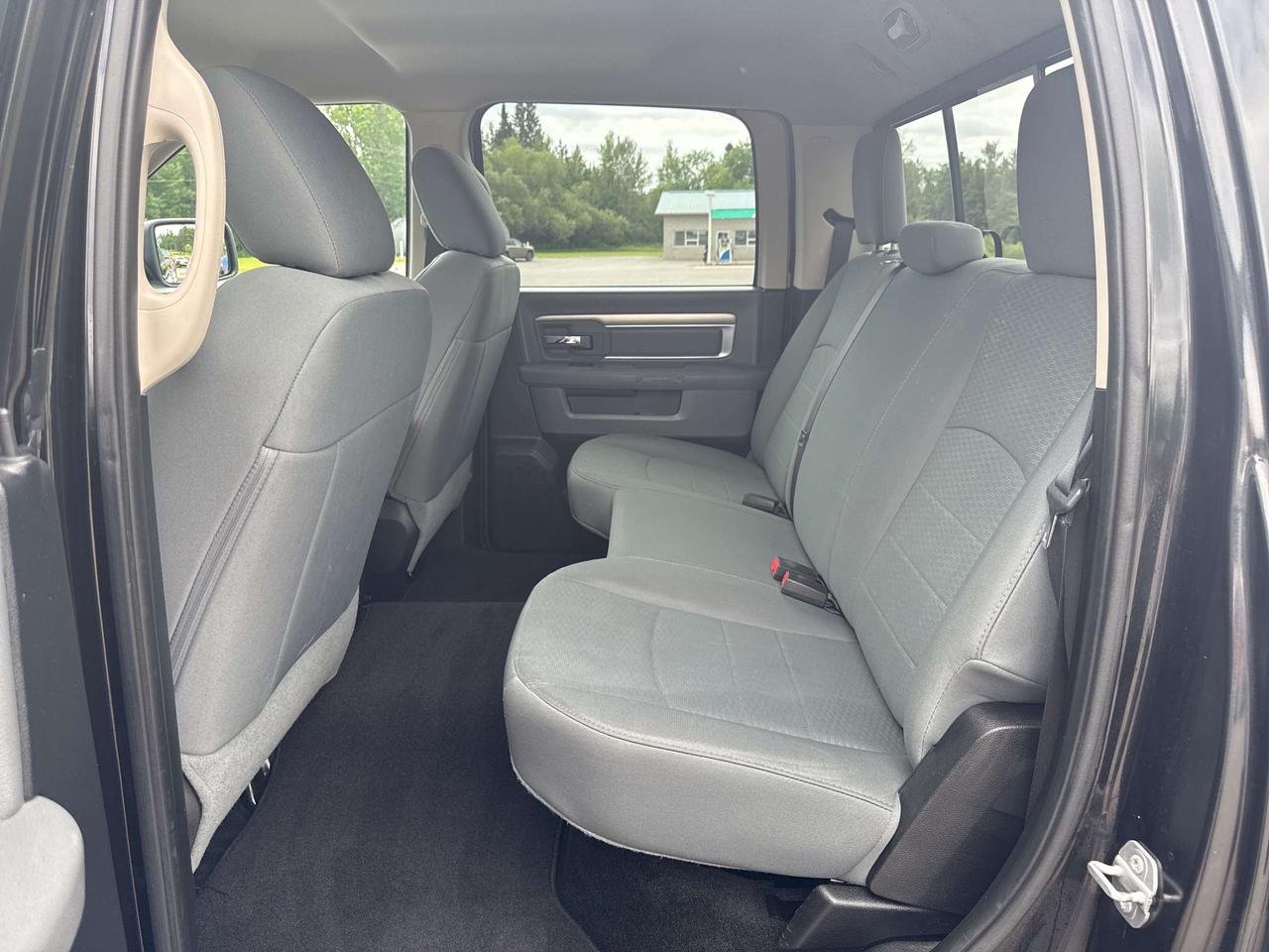 2015 RAM 1500 SLT - cruise control Photo