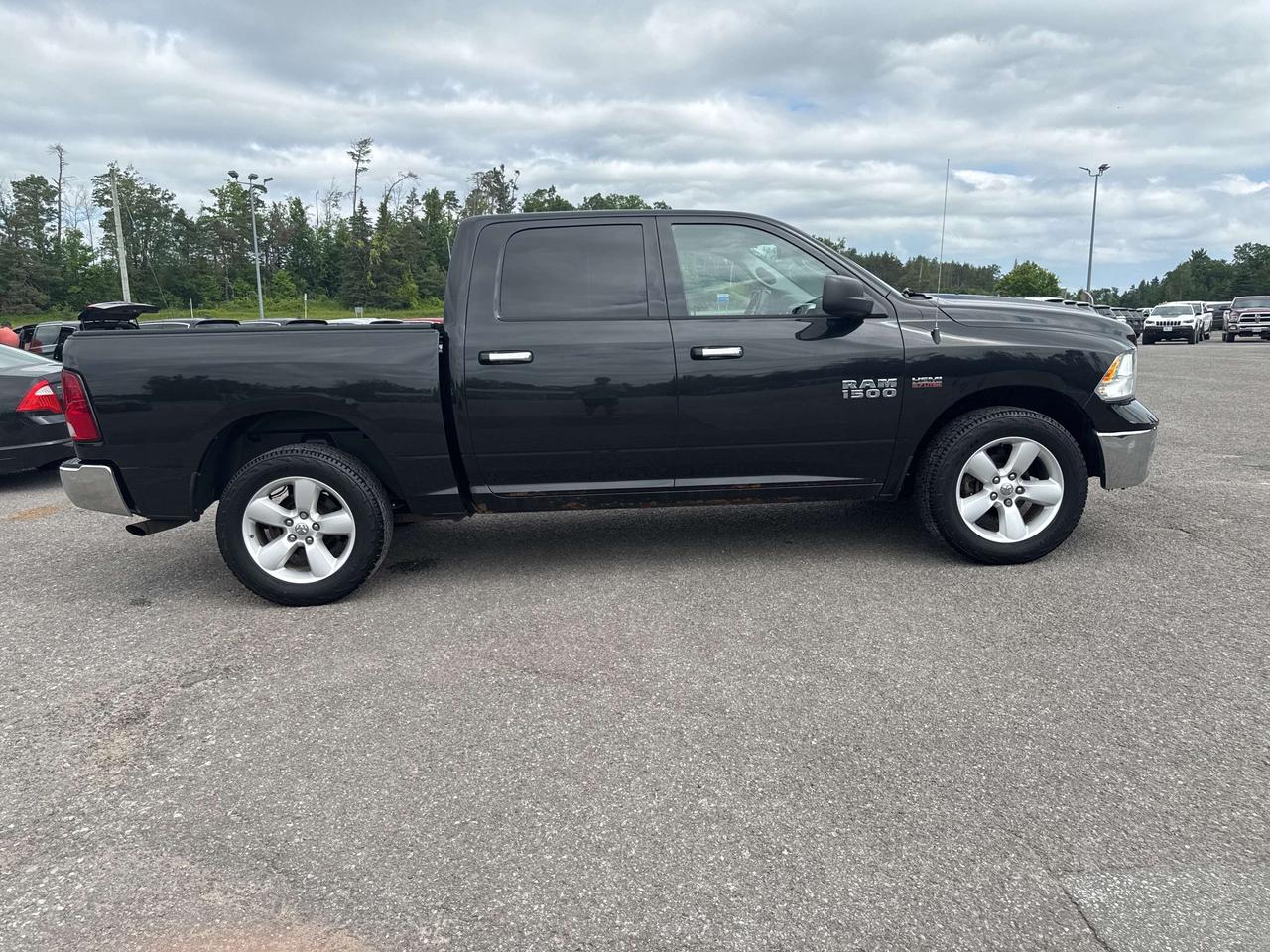 2015 RAM 1500 SLT - cruise control Photo