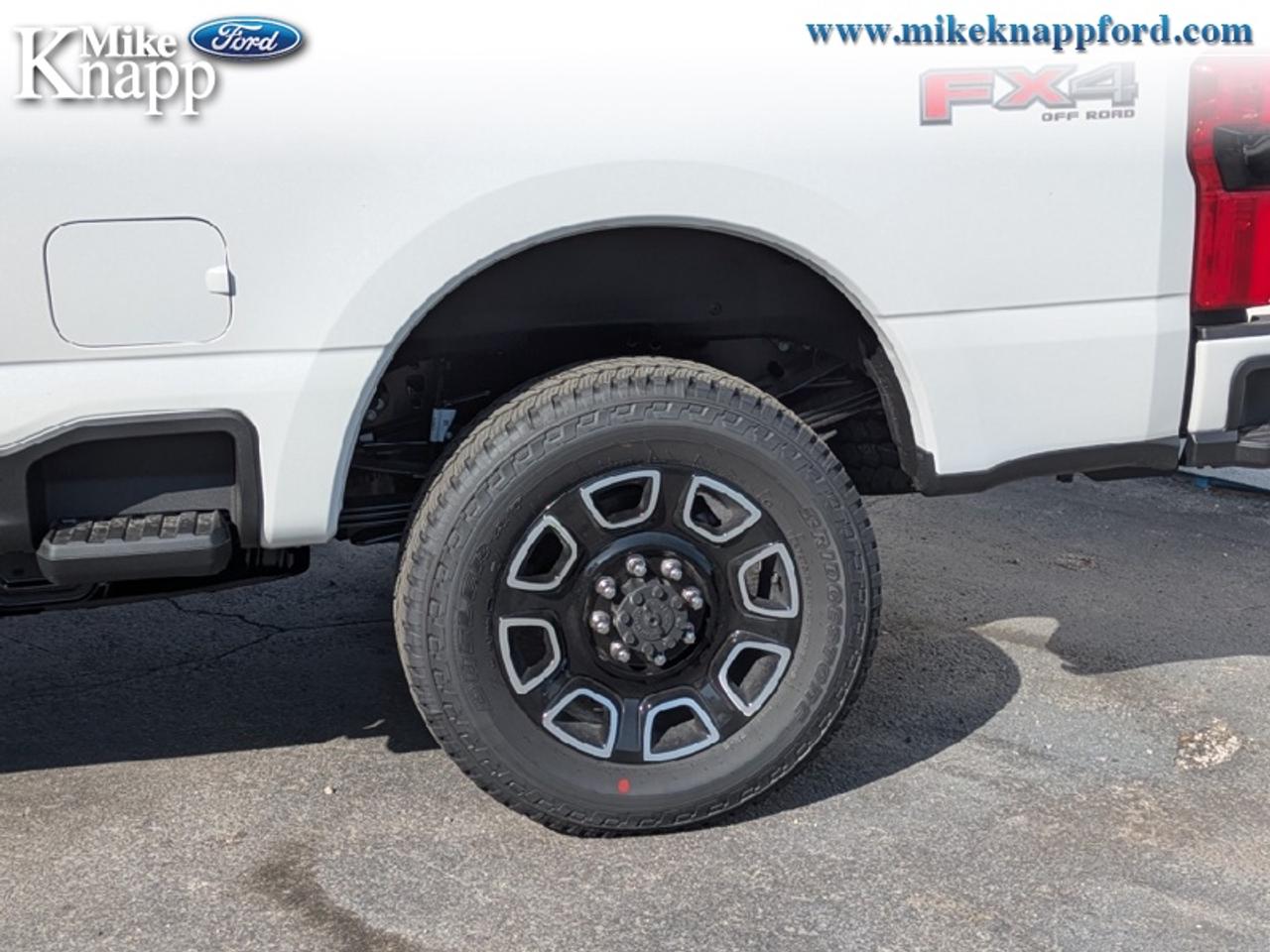2026 Ford F-350 Super Duty Platinum Photo