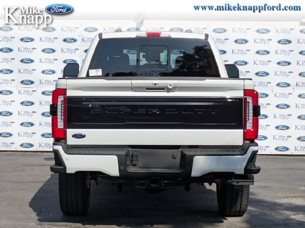 2026 Ford F-350 Super Duty Platinum Photo