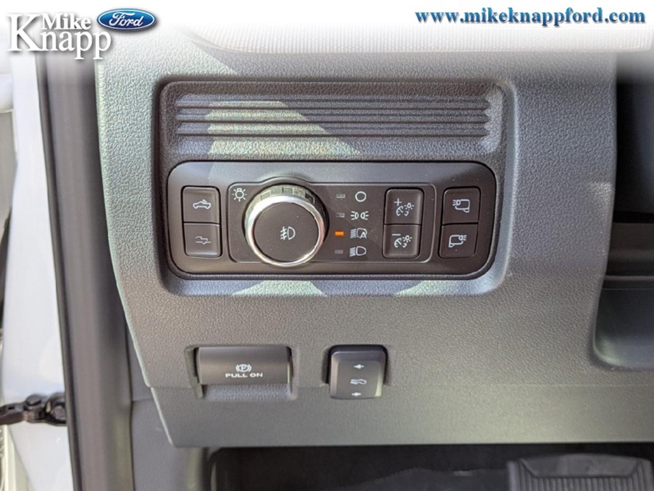 2026 Ford F-350 Super Duty Platinum Photo