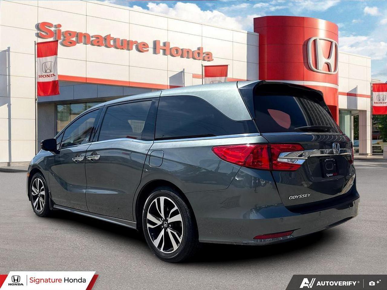 2019 Honda Odyssey Touring Photo3
