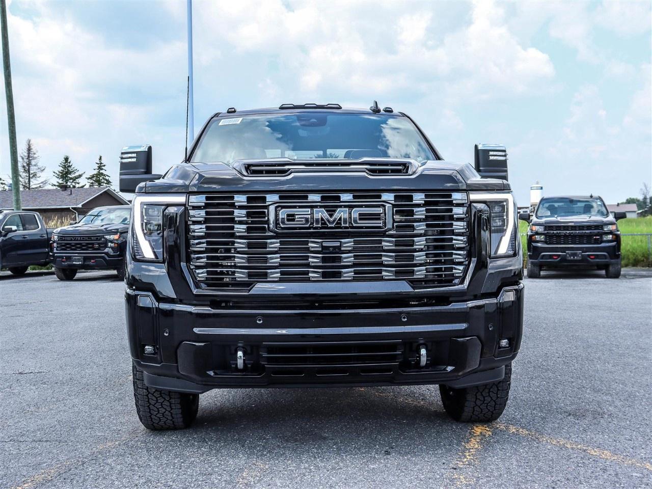 2026 GMC SIERRA 2500HD Crew Cab Standard Box 4-Wheel Drive Denali Ultimate Photo5