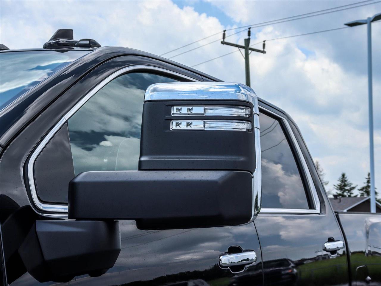2026 GMC SIERRA 2500HD Crew Cab Standard Box 4-Wheel Drive Denali Ultimate Photo