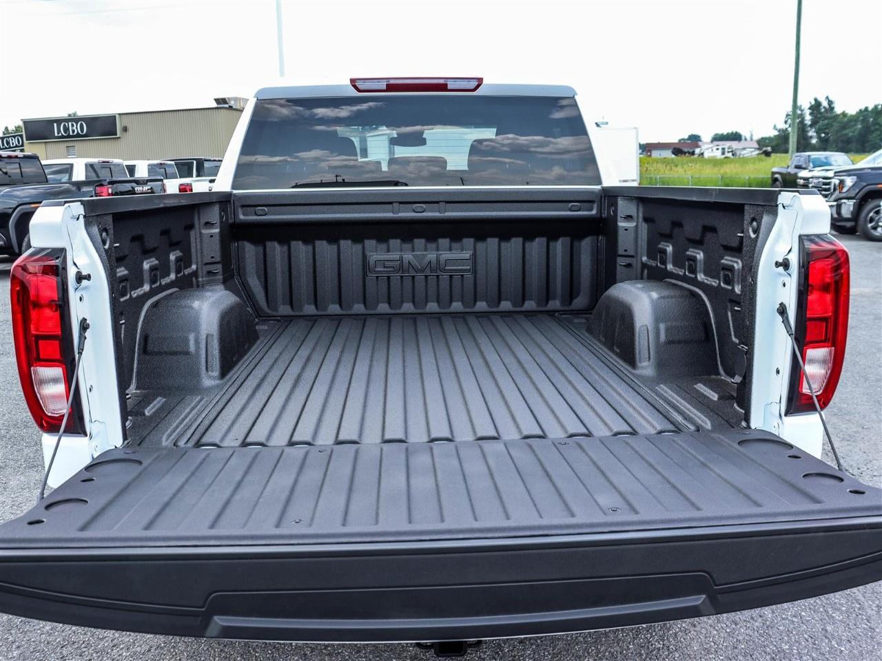 2026 GMC Sierra 1500 Crew Cab Short Box 4-Wheel Drive Elevation Photo