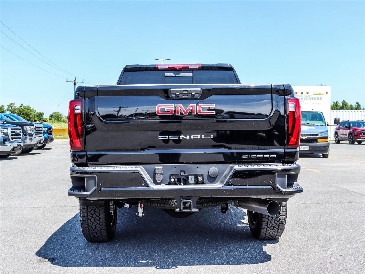 2026 GMC SIERRA 2500HD Crew Cab Standard Box 4-Wheel Drive Denali Photo