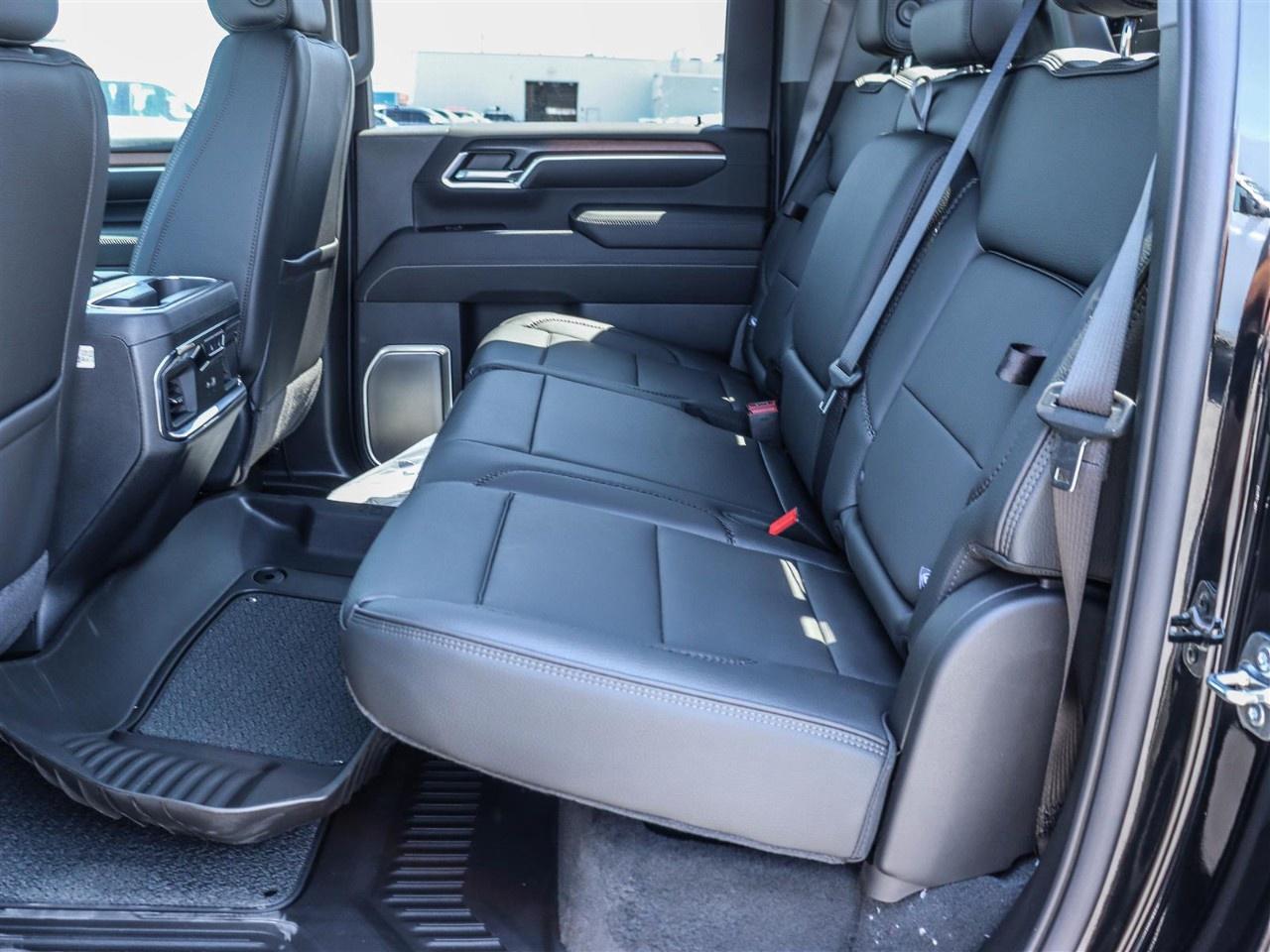 2026 GMC SIERRA 2500HD Crew Cab Standard Box 4-Wheel Drive Denali Photo