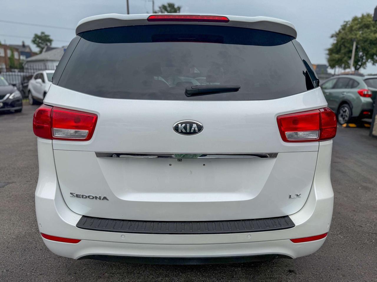 2018 Kia Sedona LX/8 PASS/CAMERA/LOW KM/APPLE CARPLAY/3.3L Photo