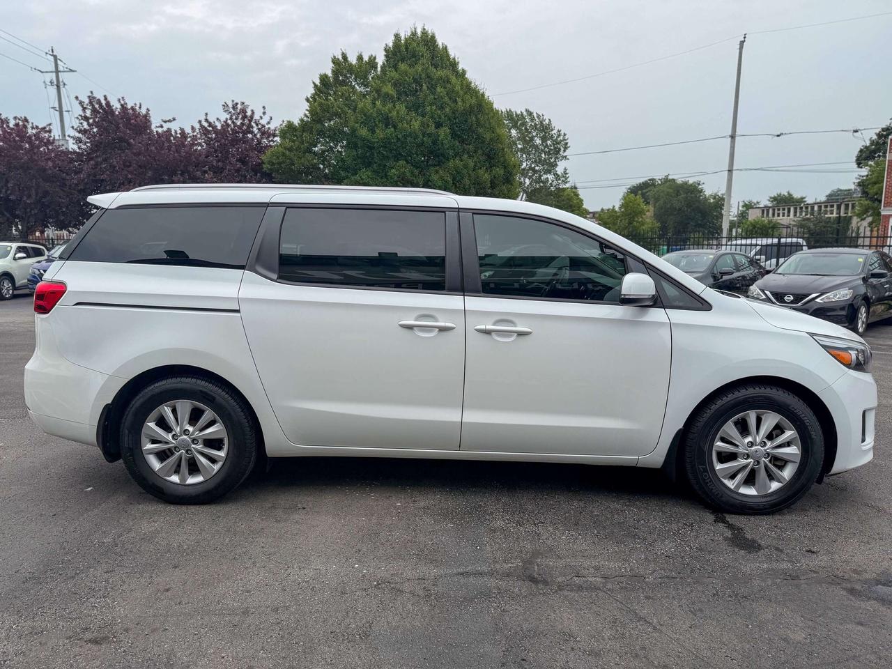 2018 Kia Sedona LX/8 PASS/CAMERA/LOW KM/APPLE CARPLAY/3.3L Photo