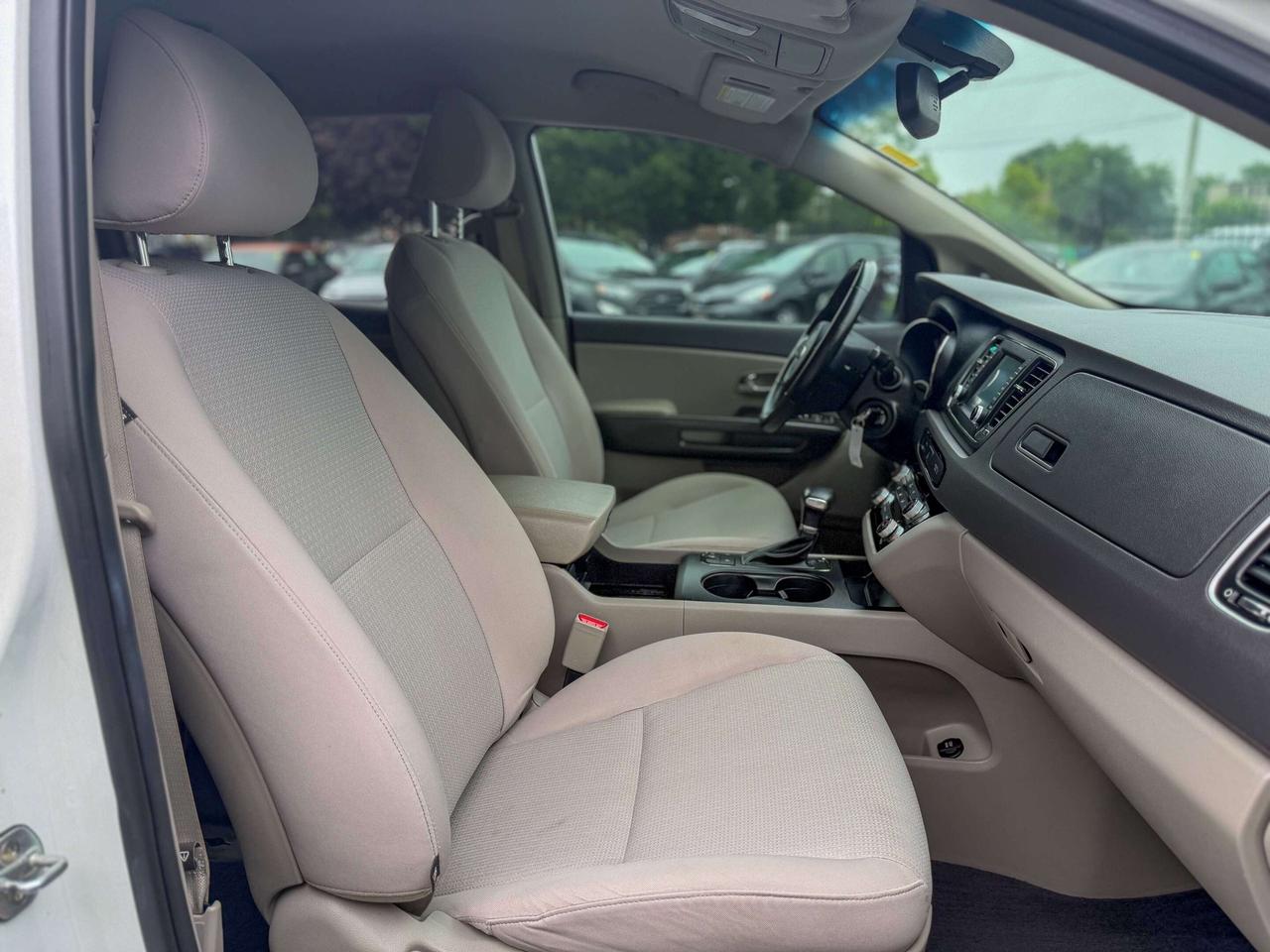 2018 Kia Sedona LX/8 PASS/CAMERA/LOW KM/APPLE CARPLAY/3.3L Photo