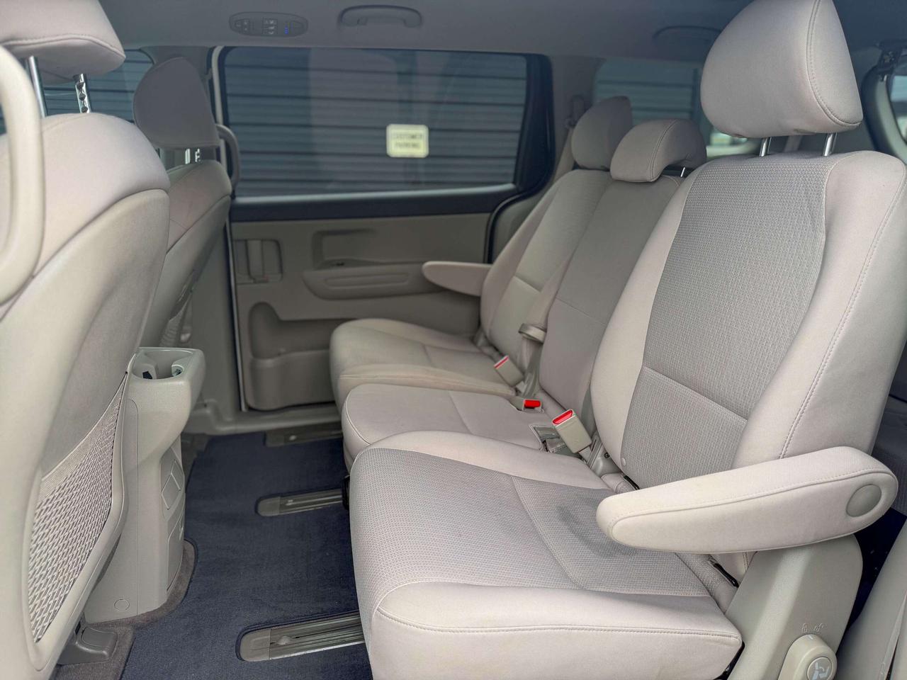 2018 Kia Sedona LX/8 PASS/CAMERA/LOW KM/APPLE CARPLAY/3.3L Photo