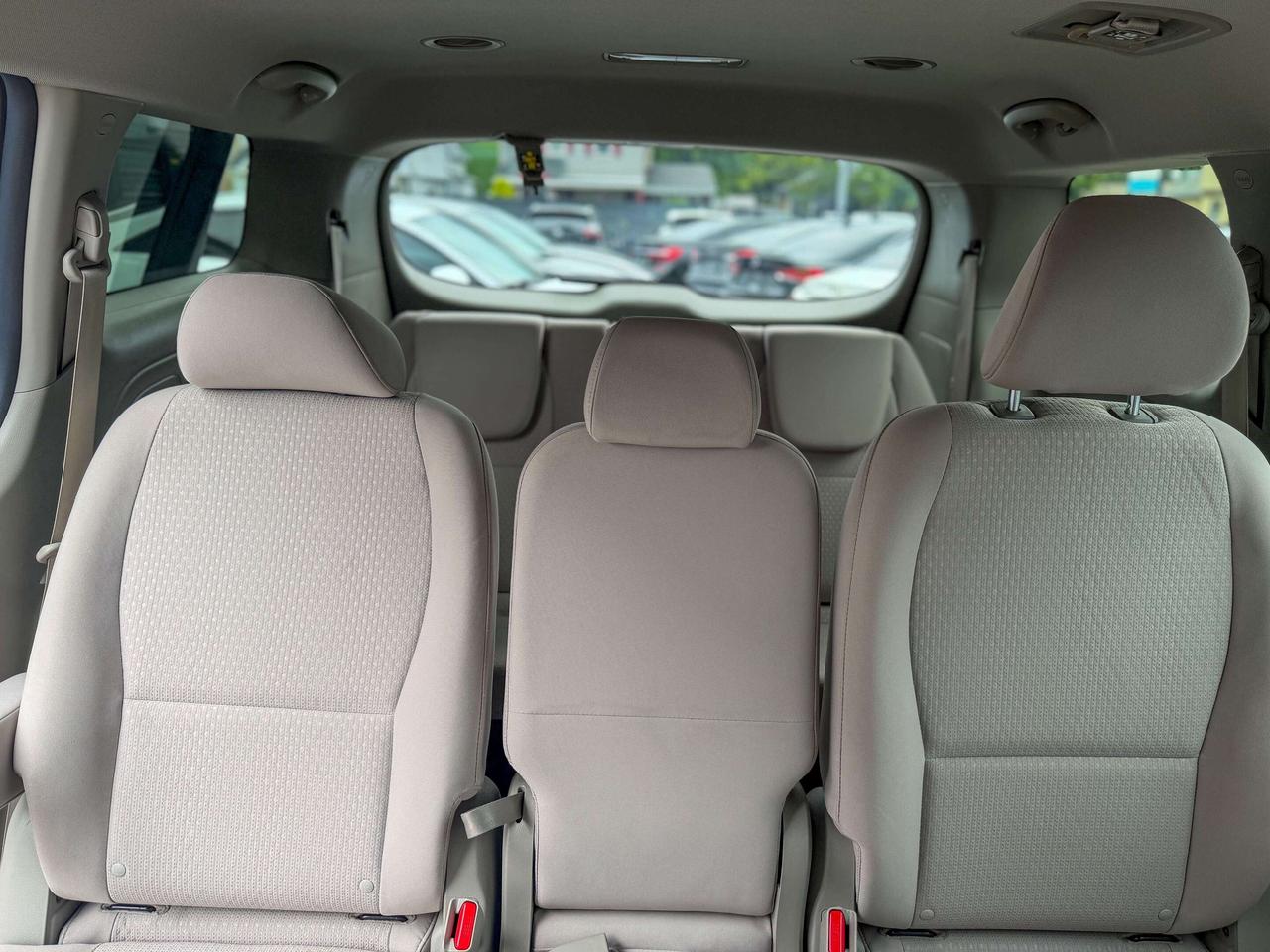 2018 Kia Sedona LX/8 PASS/CAMERA/LOW KM/APPLE CARPLAY/3.3L Photo