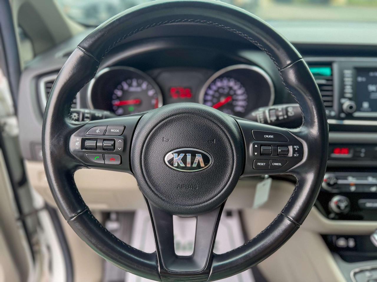 2018 Kia Sedona LX/8 PASS/CAMERA/LOW KM/APPLE CARPLAY/3.3L Photo