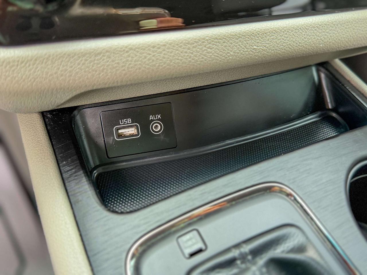 2018 Kia Sedona LX/8 PASS/CAMERA/LOW KM/APPLE CARPLAY/3.3L Photo