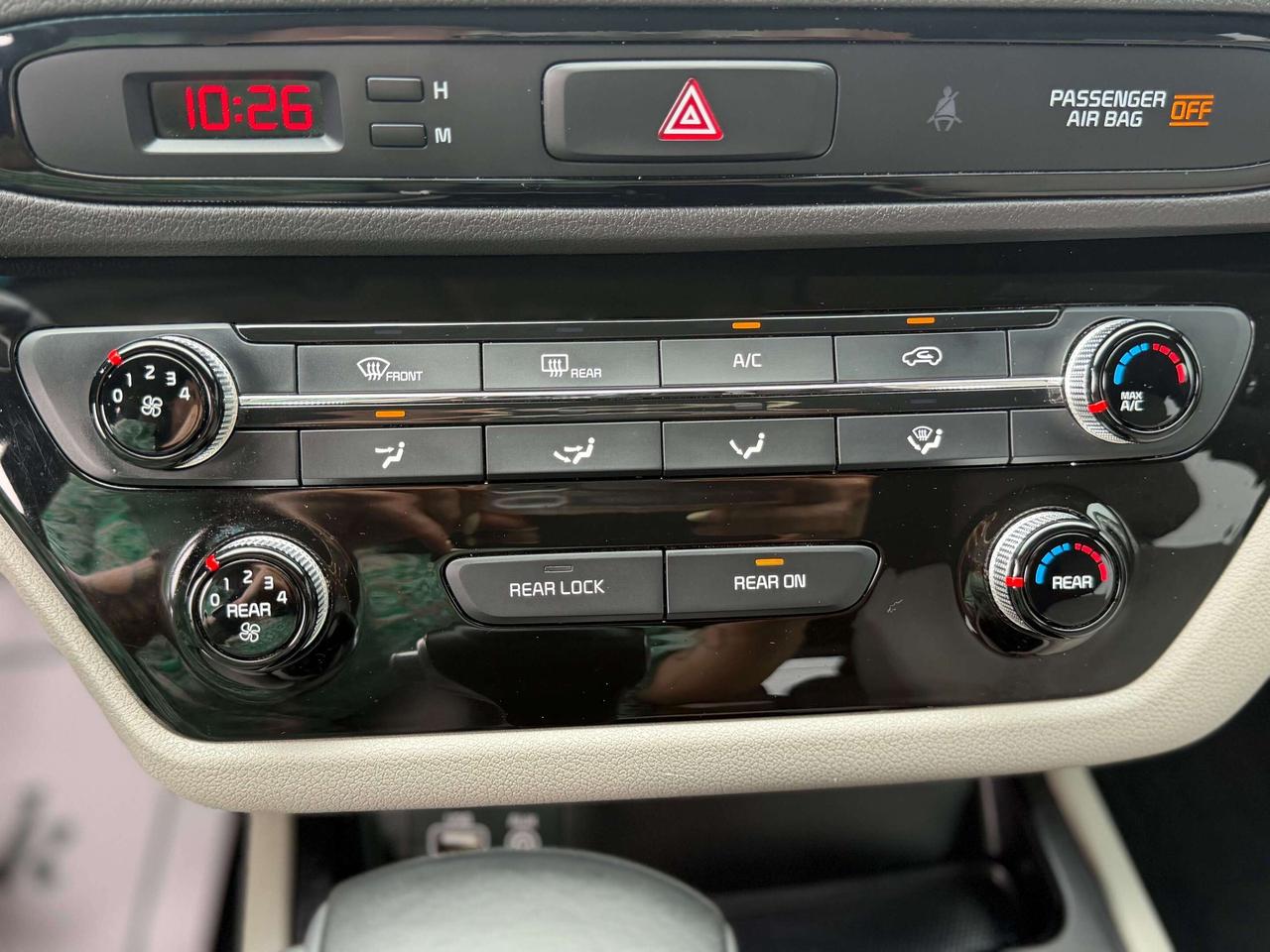 2018 Kia Sedona LX/8 PASS/CAMERA/LOW KM/APPLE CARPLAY/3.3L Photo