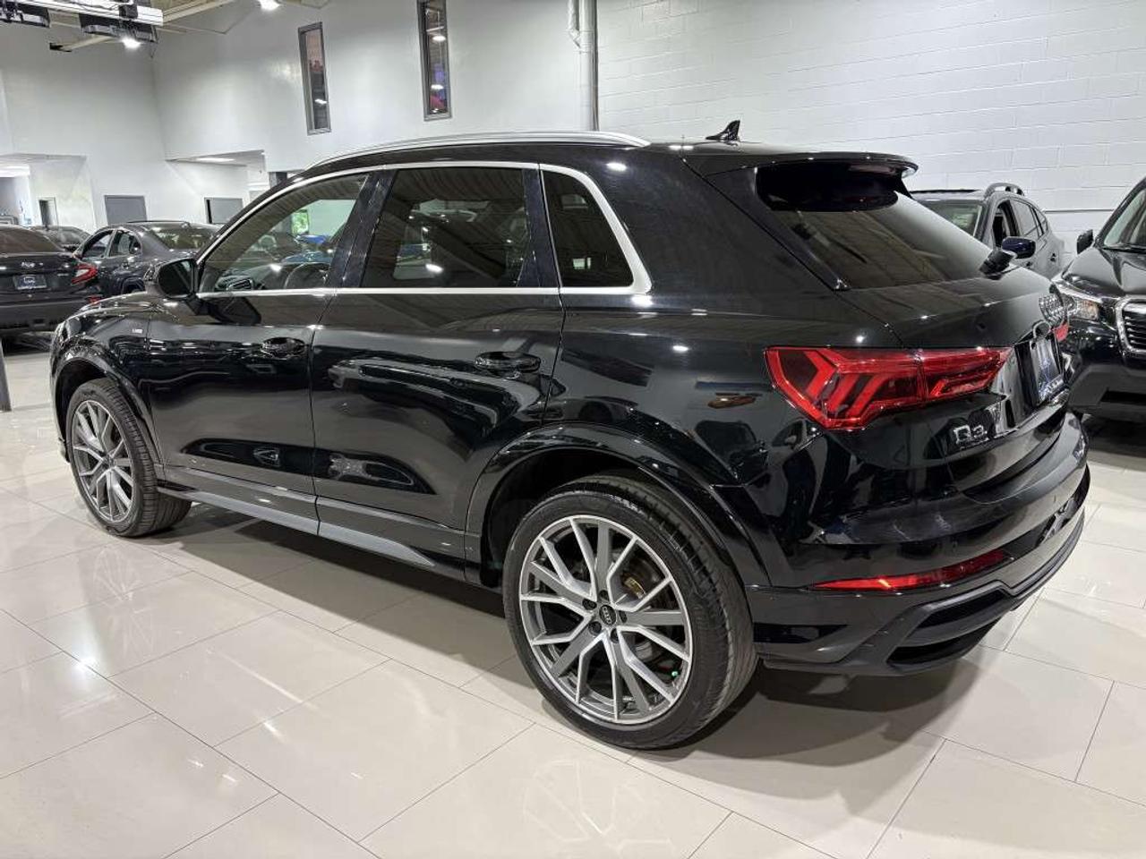 2023 Audi Q3 PROGRESSIVE L45 TFSI QUATTRO LOW KM EXCELLENT SERVICE RECORDS PUSH START SUNROOF LEATHER Photo