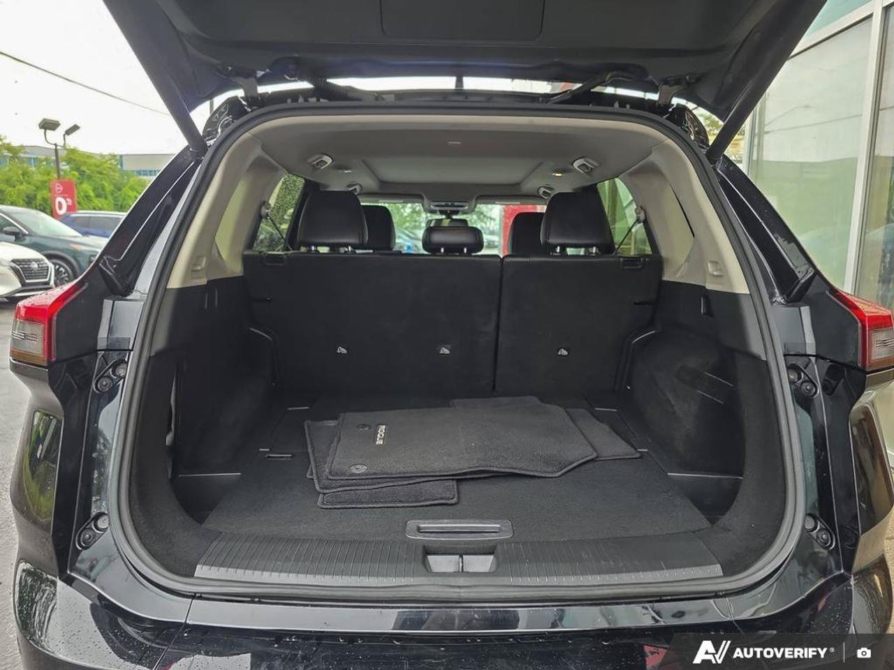 2024 Nissan Rogue Platinum AWD | 360 View Camera | Apple Car Play | Android Auto | Photo