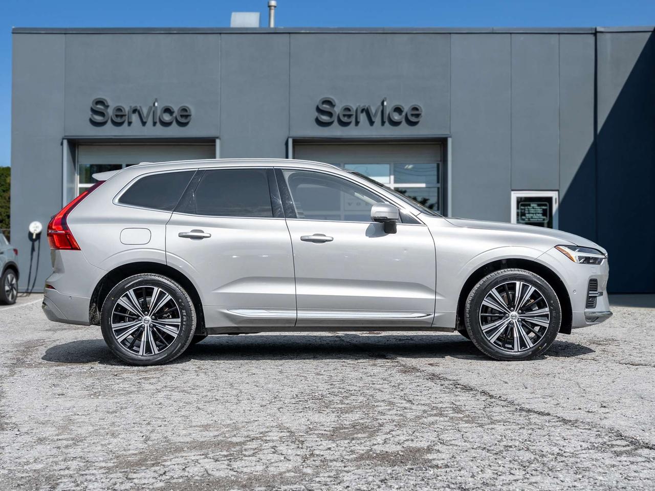 2023 Volvo XC60 PLUS^Off Lease^One Owner^New Tires^20"Wheel Sets Photo4