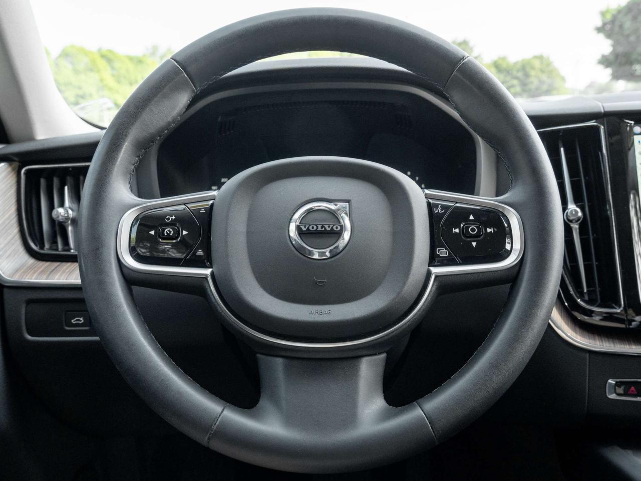 2023 Volvo XC60 PLUS^Off Lease^One Owner^New Tires^20"Wheel Sets Photo