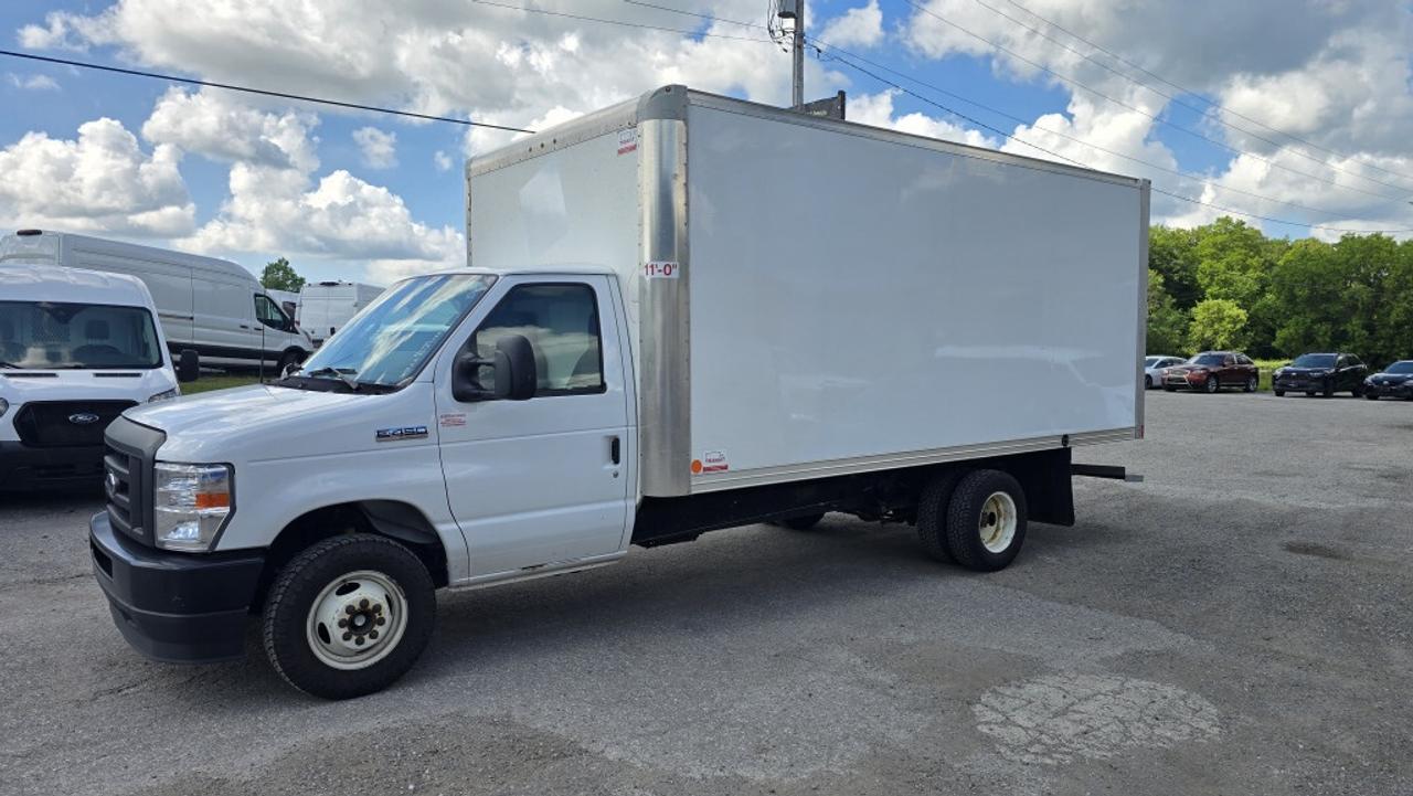2023 Ford E-Series Cutaway 16Ft Box - 7.3L V8 Gas - Ramp - Camera/Cruise Photo