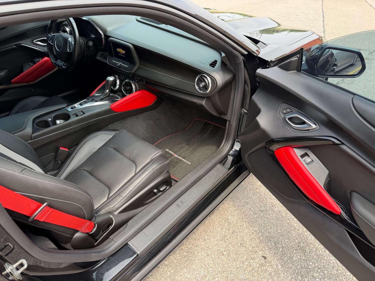 2021 Chevrolet Camaro 2LT RS V6 AUTOMATIC CLEAN CARFAX CERTIFIED Photo