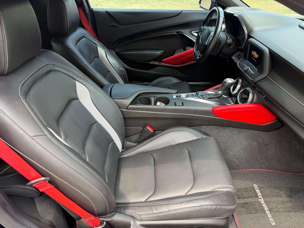 2021 Chevrolet Camaro 2LT RS V6 AUTOMATIC CLEAN CARFAX CERTIFIED Photo