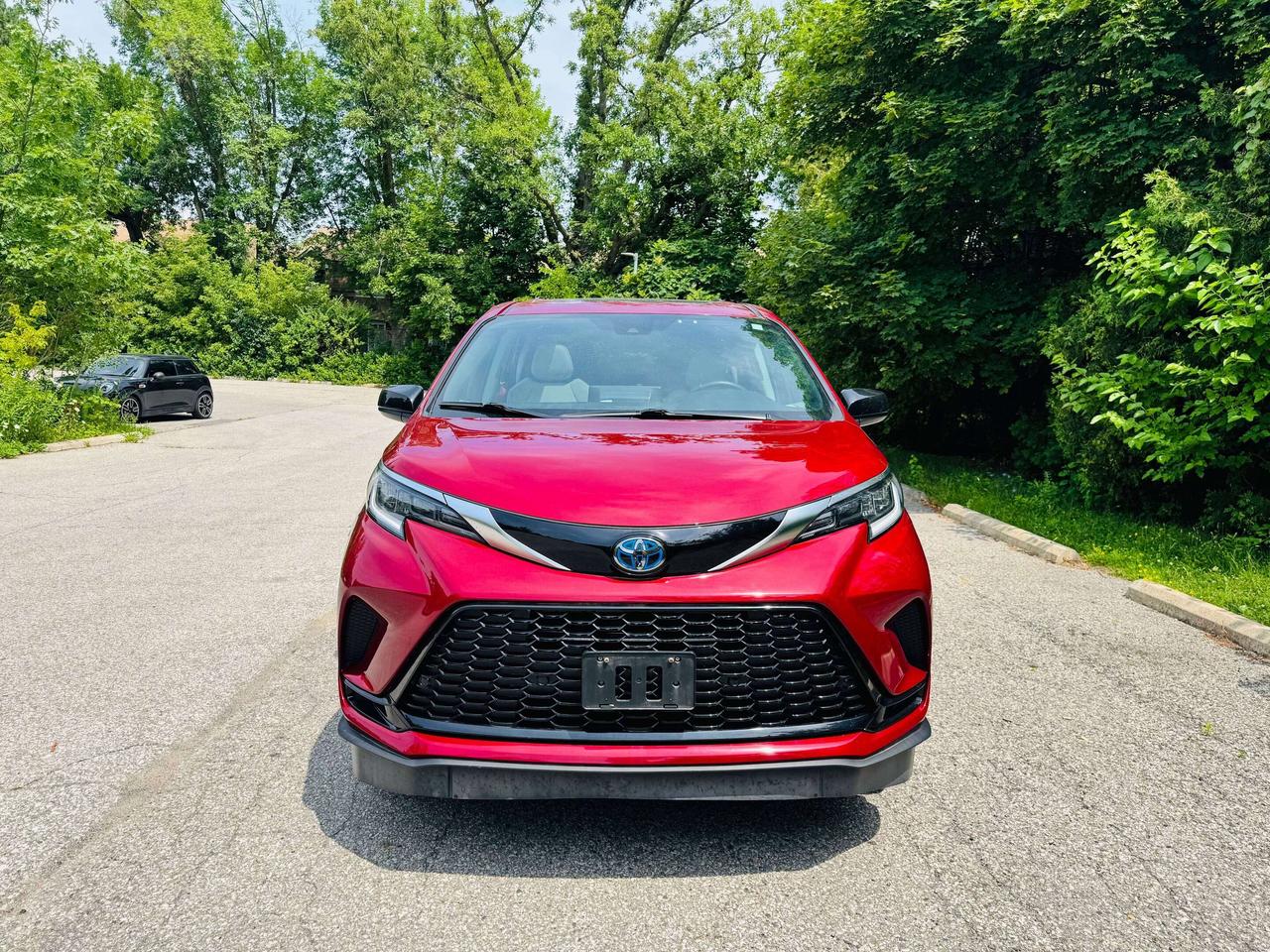 2021 Toyota Sienna XSE AWD   WheelChair Accessible! Photo