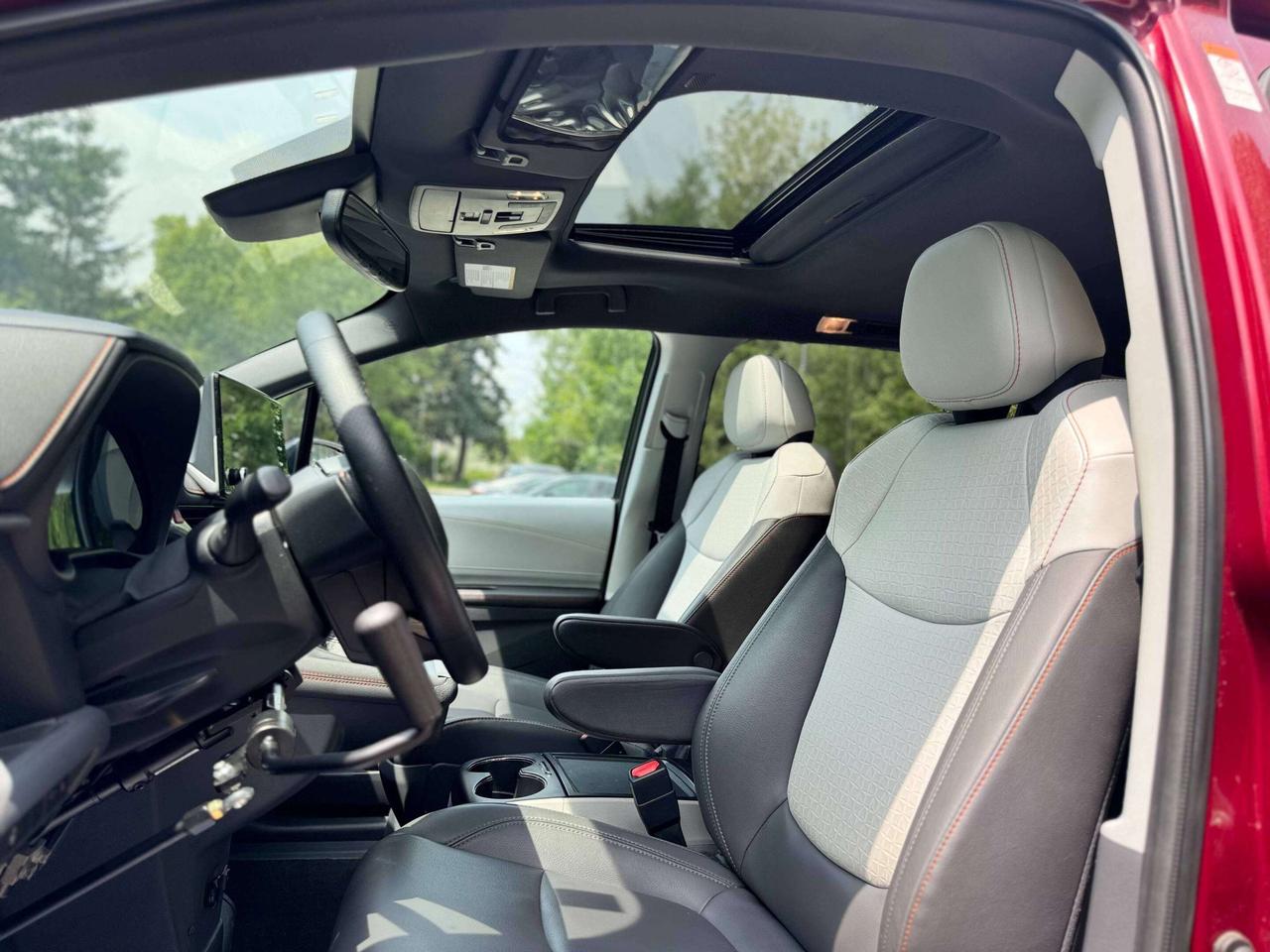 2021 Toyota Sienna XSE AWD   WheelChair Accessible! Photo