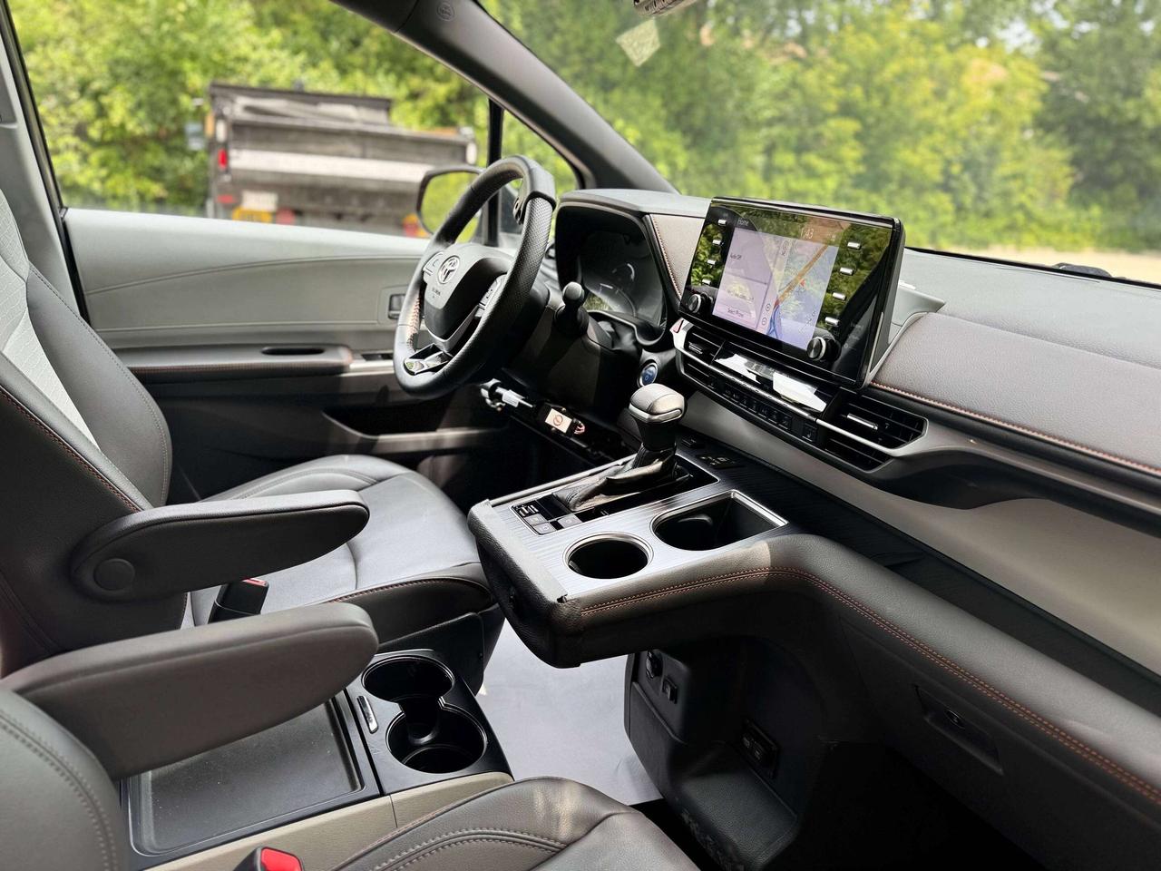 2021 Toyota Sienna XSE AWD   WheelChair Accessible! Photo
